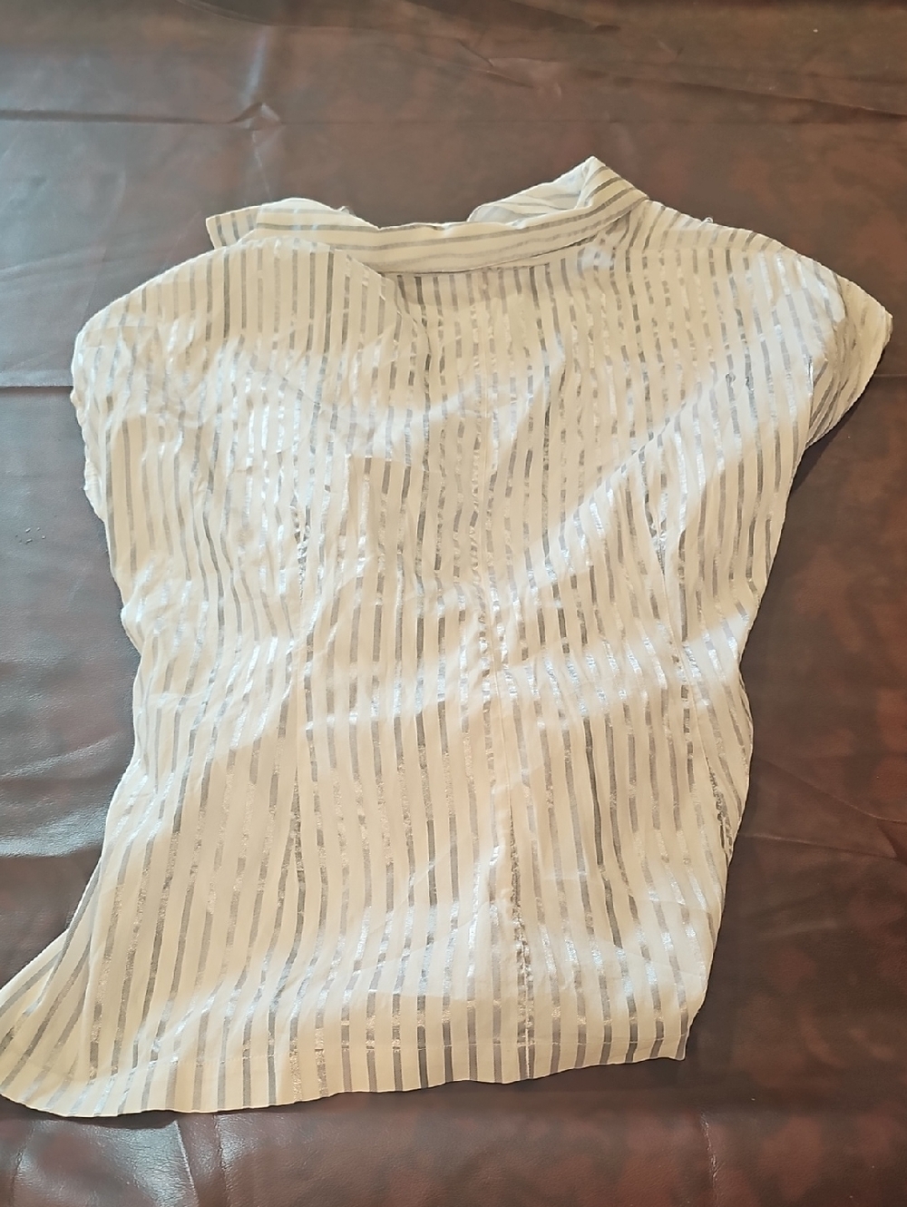 N White And Silver Striped Button Down Side Knot Shirt Sz 10 - Picture 3 of 4